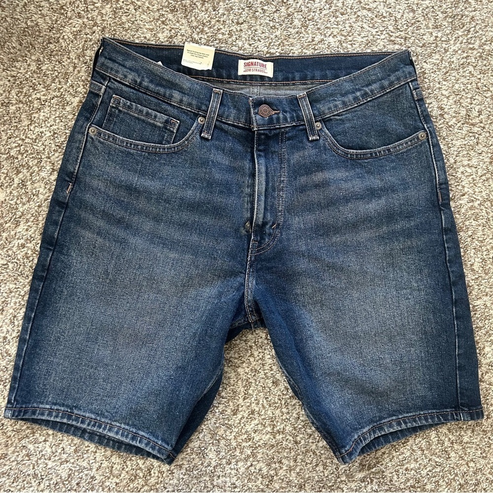 NWT Signature by Levi Strauss Men's Dark Blue Jean Shorts Denim Casual 32